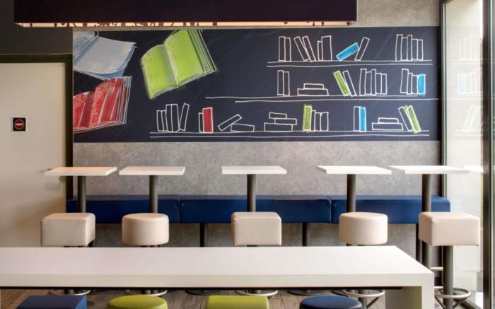 ibis Montceau-les-Mines