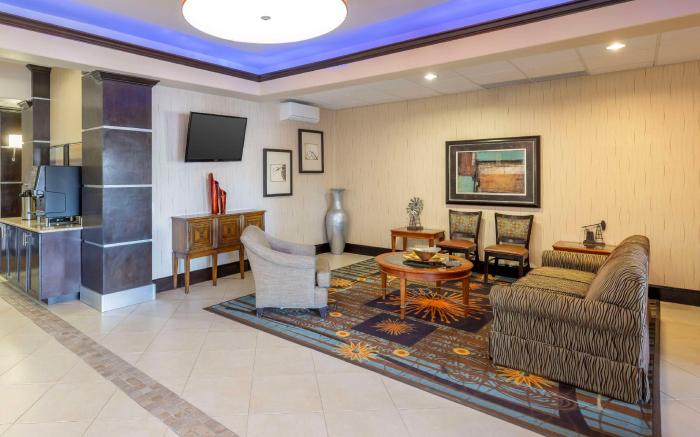 Best Western PLUS Midland Suites