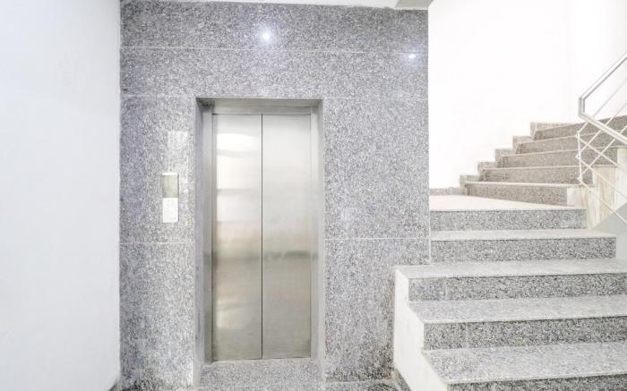 Collection O Mahavir Enclave Near Dashrath Puri Metro Station