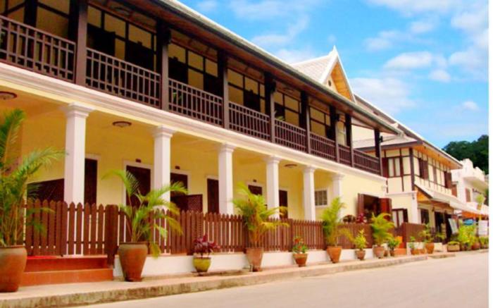 Villa Somphong
