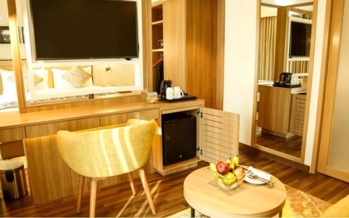 Royal Hometel Suites Dahisar Mumbai