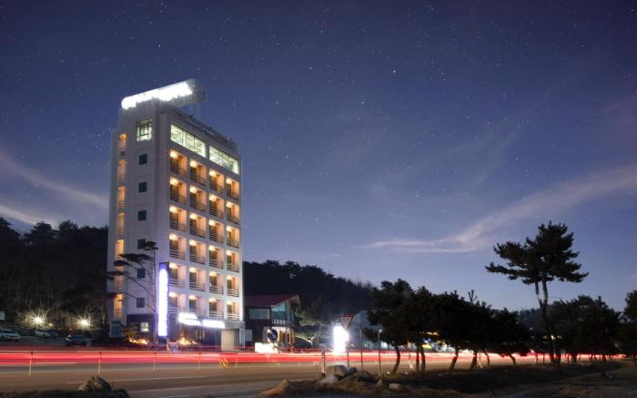 Yangyang Eight