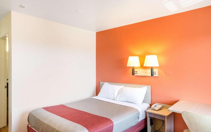 Motel 6 Redding, CA - Central