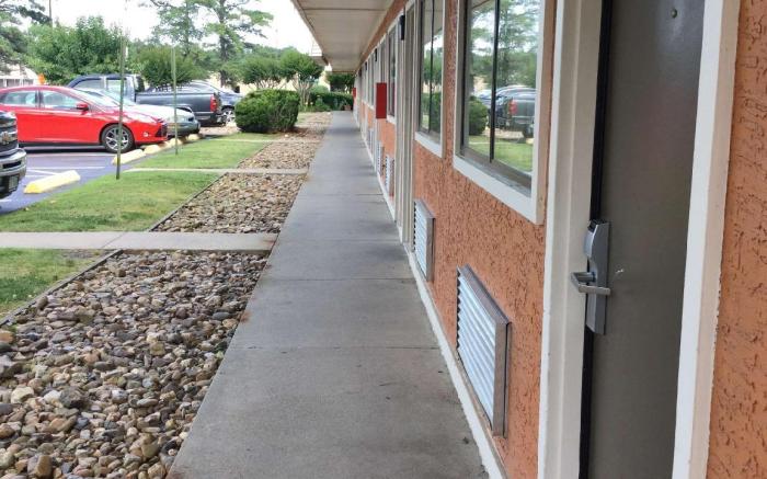 Americas Best Value Inn & Suites Little Rock at Scott Hamilton Dr