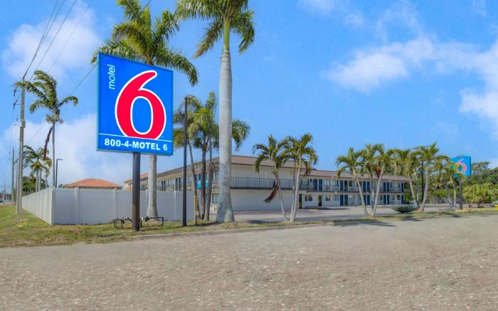 Motel 6 Venice, FL