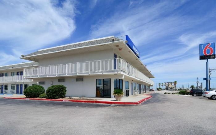 Motel 6 Galveston, TX