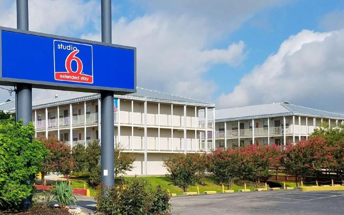 Studio 6  San Antonio, TX - Lackland AFB