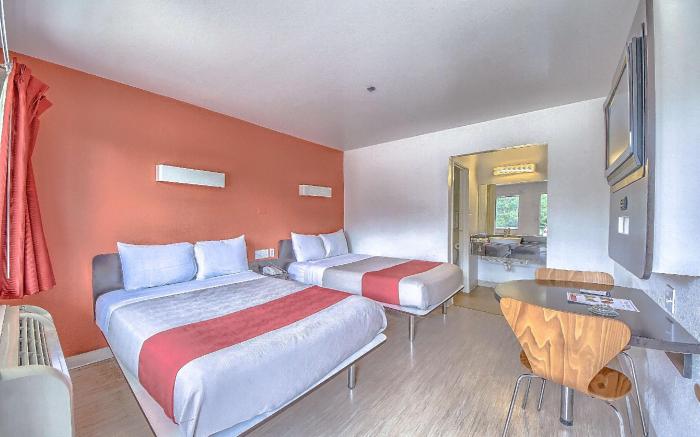 Motel 6 San Antonio, TX - Six Flags Fiesta TX/La Cantera Area