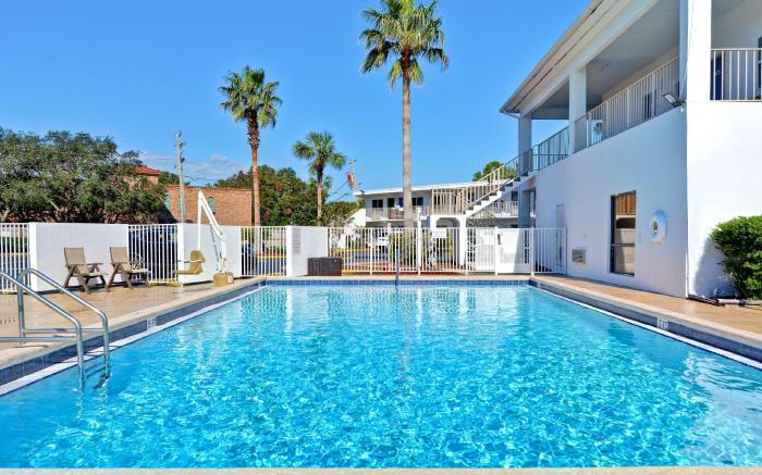 Motel 6 Destin, FL