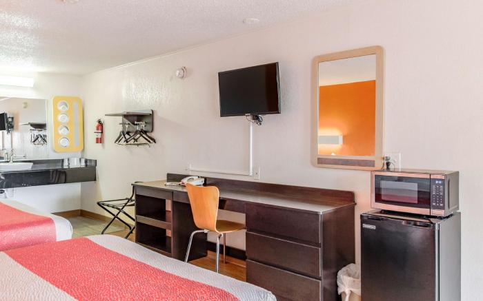 Motel 6 Kalamazoo, MI