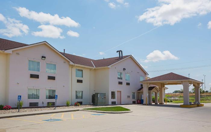 Motel 6 Omaha, NE - IAT West