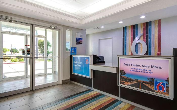 Motel 6 San Antonio, TX - South