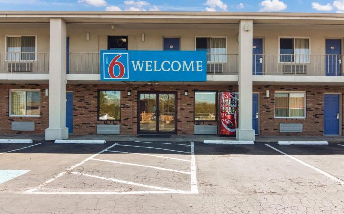 Motel 6 Youngstown, OH