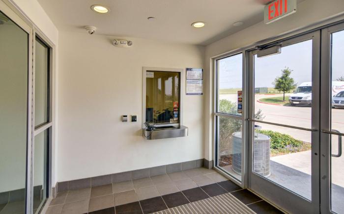 Motel 6 Roanoke, TX - Northlake - Speedway