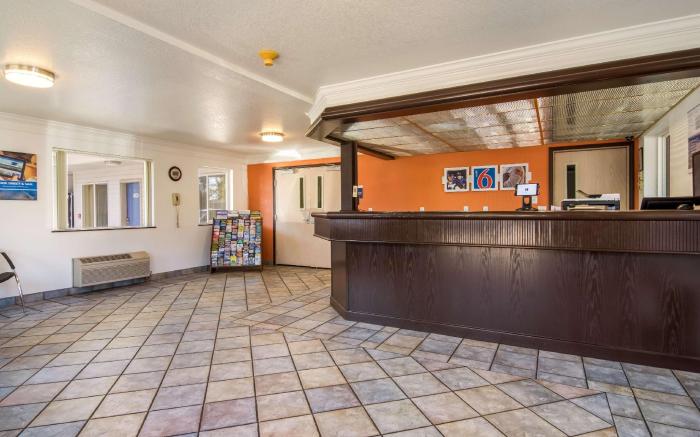 Motel 6 Portland, OR  Mall 205