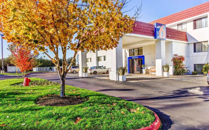 Motel 6 Portland, OR - Tigard West