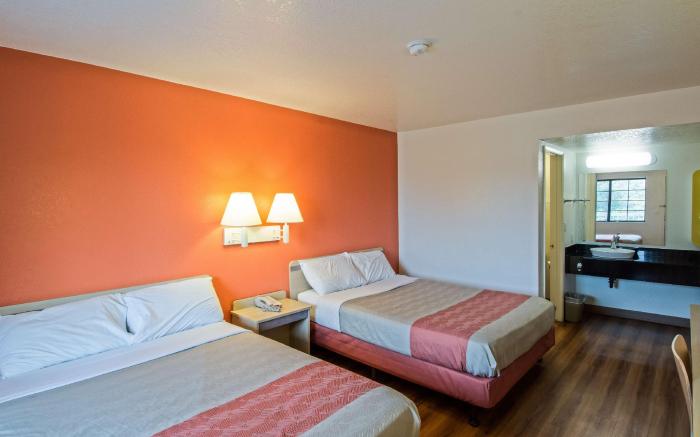 Motel 6 Redding, CA - South