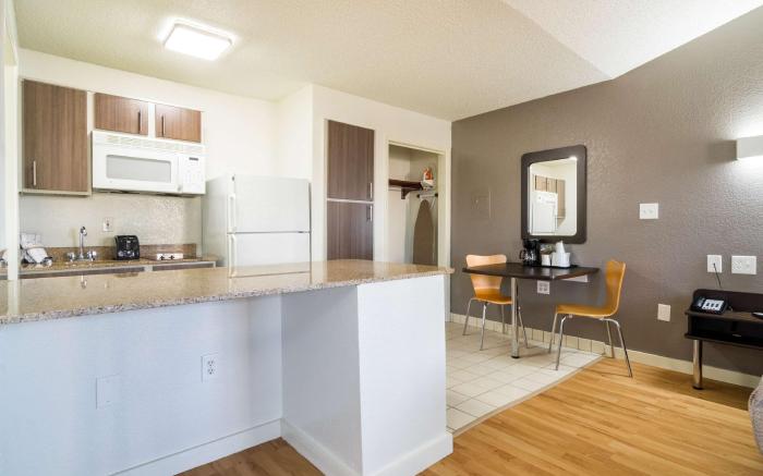 Studio 6  Plano, TX - Dallas - Plano Medical Center