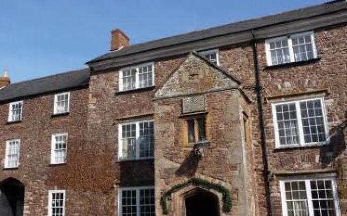 Luttrell Arms