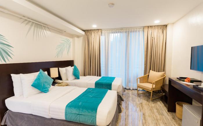 Holiday Suites Port Barton