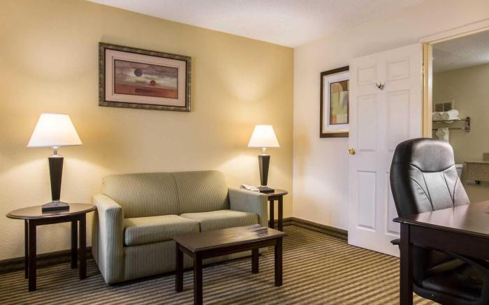 Quality Inn & Suites Greenville - Haywood Mall