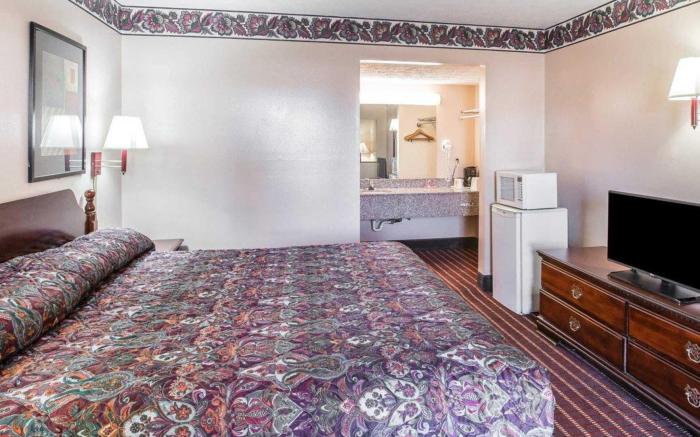 Econo Lodge McDonough South
