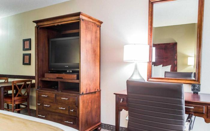 Comfort Suites