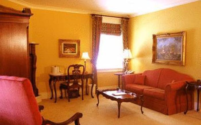 Riverbend Inn & Vineyard