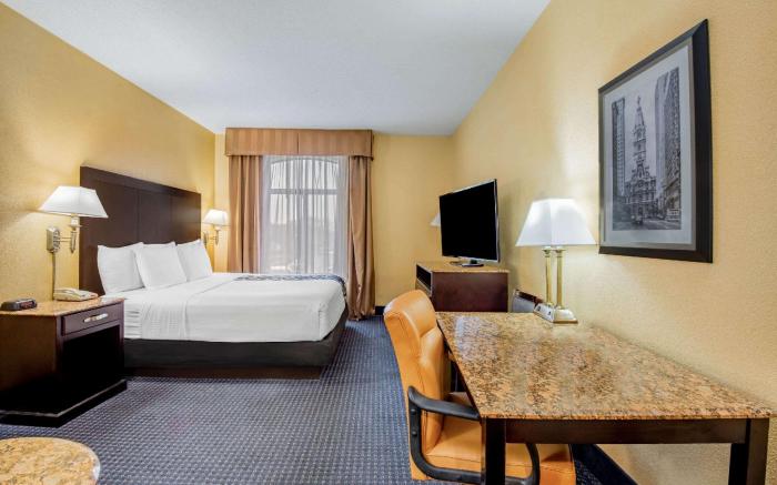 La Quinta Inn & Suites by Wyndham Mt. Laurel - Philadelphia
