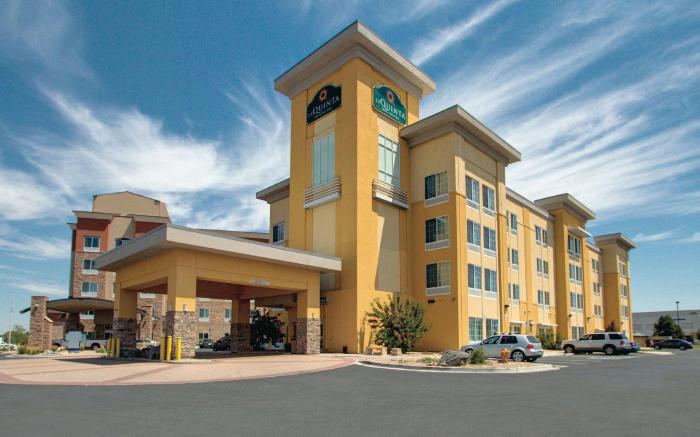 La Quinta Inn & Suites by Wyndham Denver Gateway Park