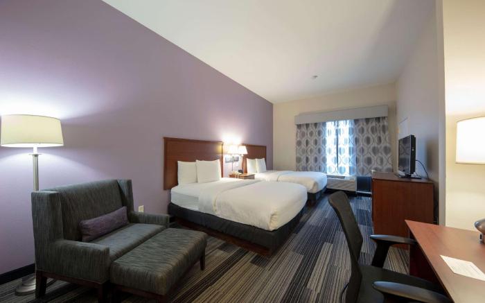 La Quinta Inn & Suites by Wyndham Springfield Airport Plaza