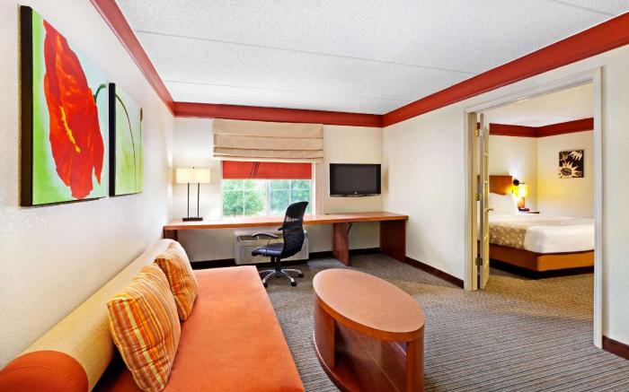 La Quinta Inn & Suites by Wyndham Raleigh Cary