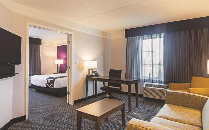 La Quinta Inn & Suites by Wyndham Oklahoma City - NW Expwy