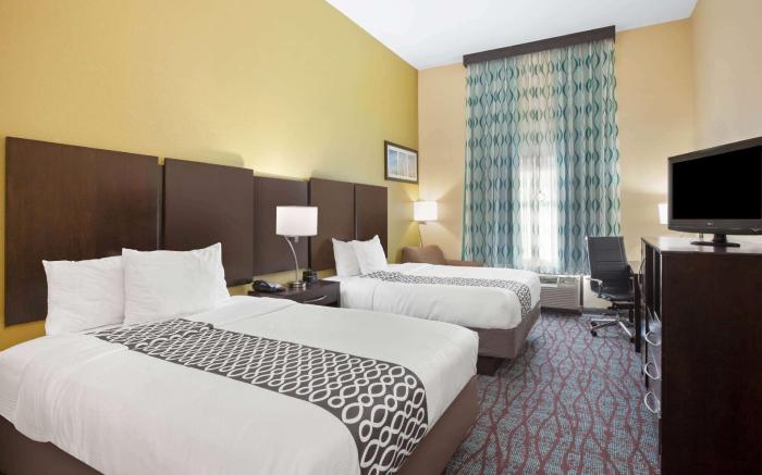 La Quinta Inn & Suites by Wyndham Pasadena North