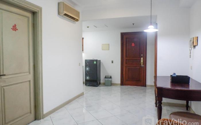 Spacious Classic 1BR Apartment at Taman Beverly By Travelio