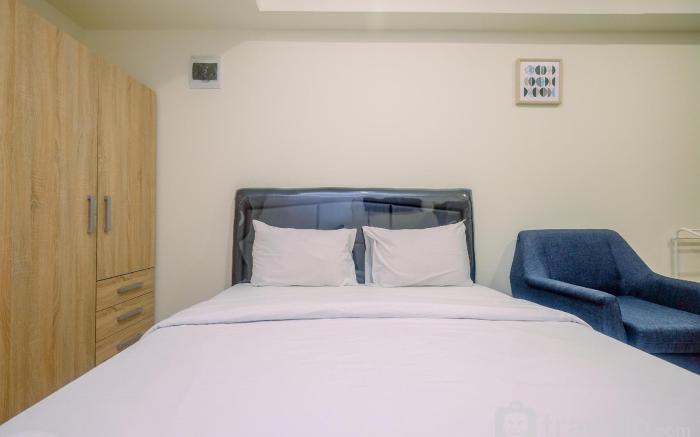 Comfort and Strategic Studio Meikarta Apartment By Travelio