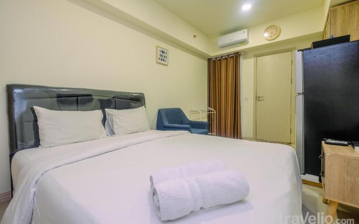 Comfort and Strategic Studio Meikarta Apartment By Travelio