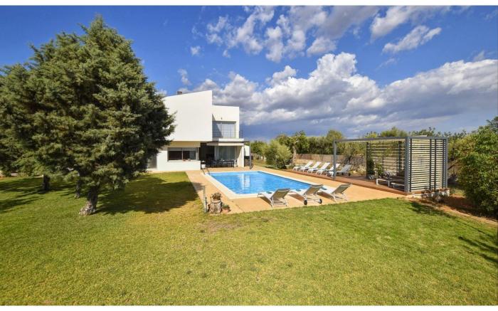 Country House in Binissalem with Pool