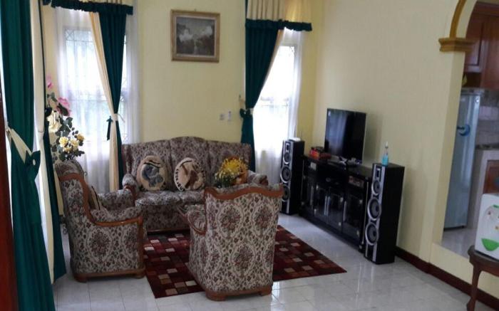 Villa Kota Bunga Freesia