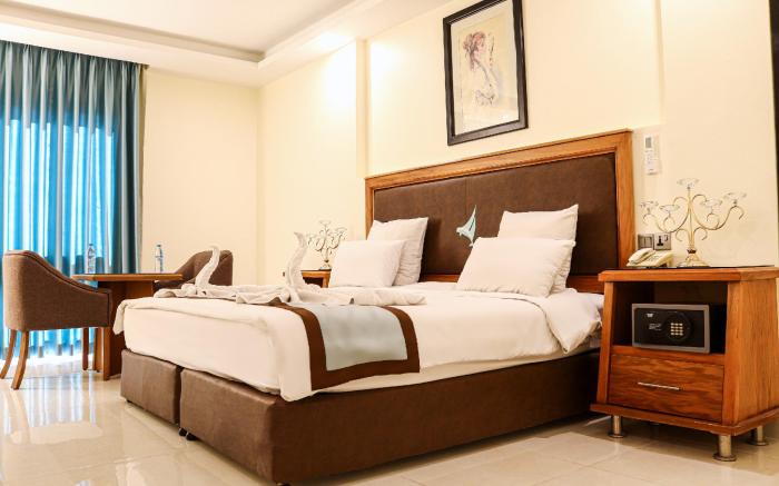 Raed Hotel Suites