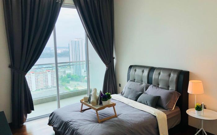 Paragon Suite, Orchid Suite by Antlerzone