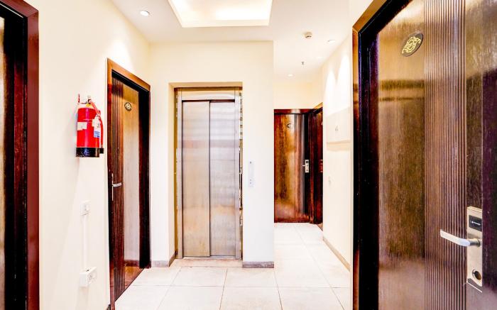 Super Townhouse Pitampura West Enclave