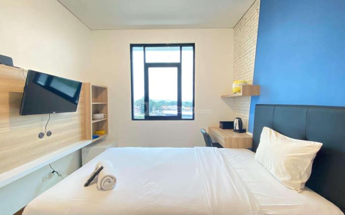 Comfortable Studio Semi Apartment at The Lodge Paskal near BINUS University By Travelio