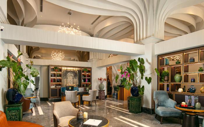 May De Ville Lakeside Hotel