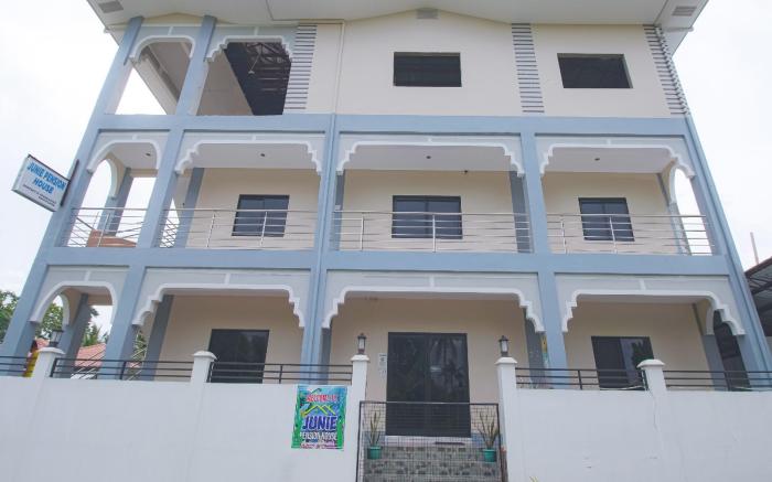 OYO 781 Junie Pension House