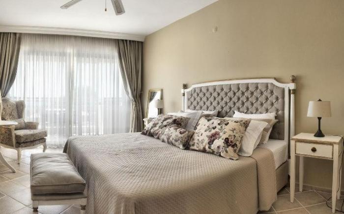 Hotel Carina (Entertainment Hotel)