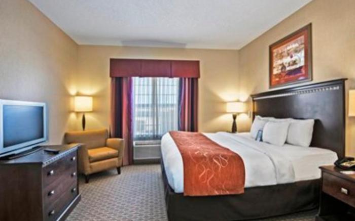 Comfort Suites