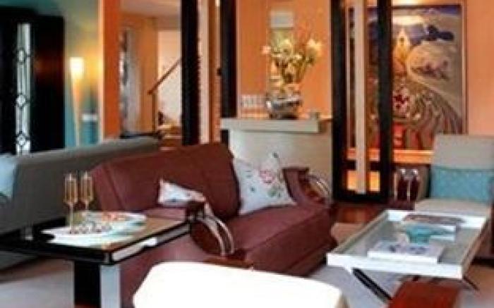 No5 Boutique Art Hotel by Mantis