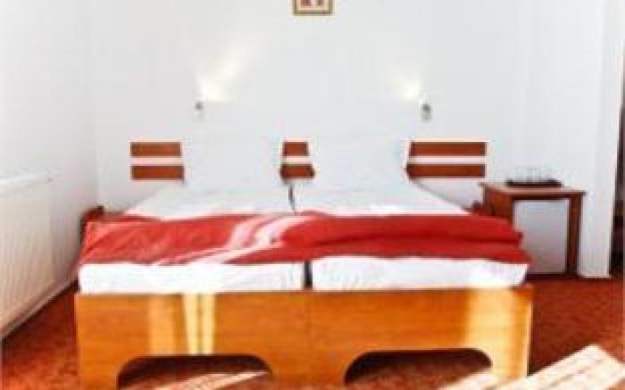 Alexis Hotel