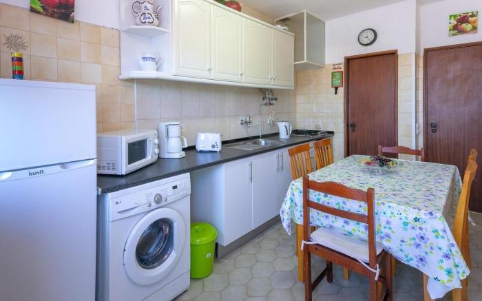 I - Apartment 2 in St. Johns Countryside Getaway